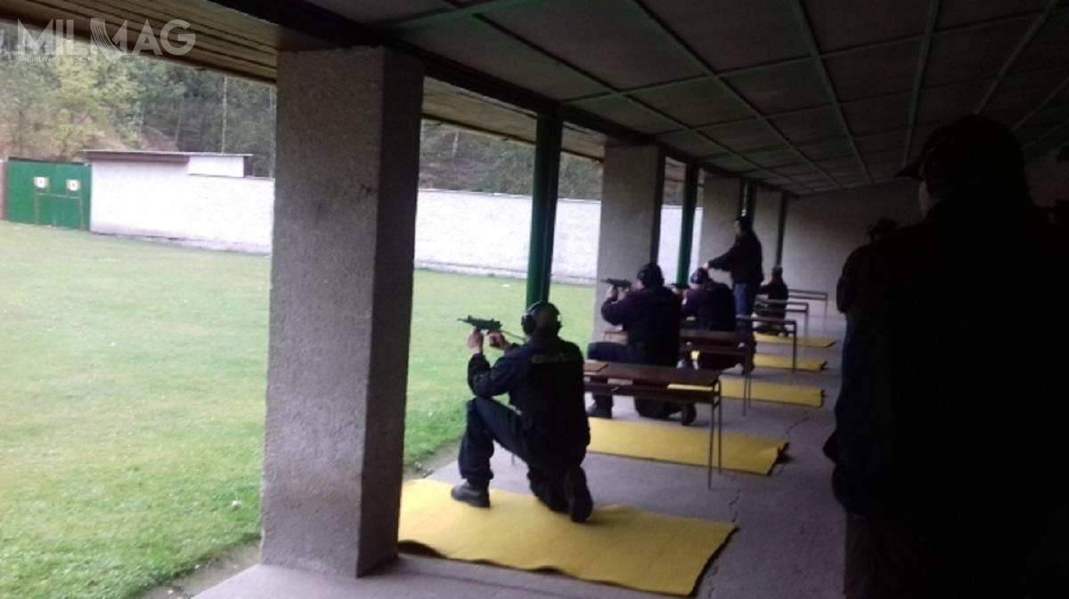 Podstawowym pistoletem czeskiej Służby więziennej pozostaje archaiczny dzisiaj Sa vz. 61 Skorpion / Zdjęcia: VsCr