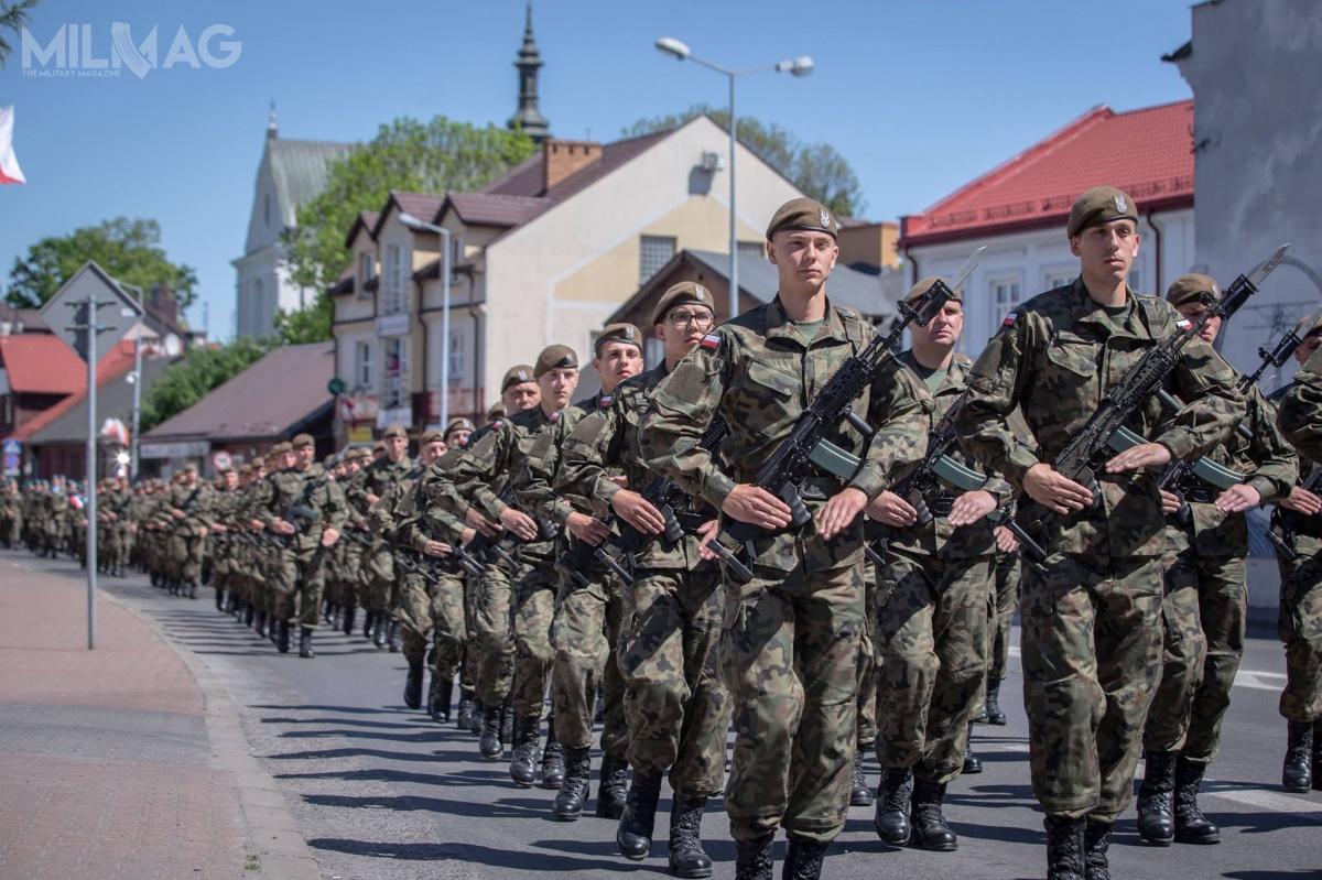 Zdjęcia z przysięgi żołnierzy Wojsk Obrony Terytorialnej na rynku w Białej Podlaskiej / Zdjęcia: Dowództwo Wojsk Obrony Terytorialnej