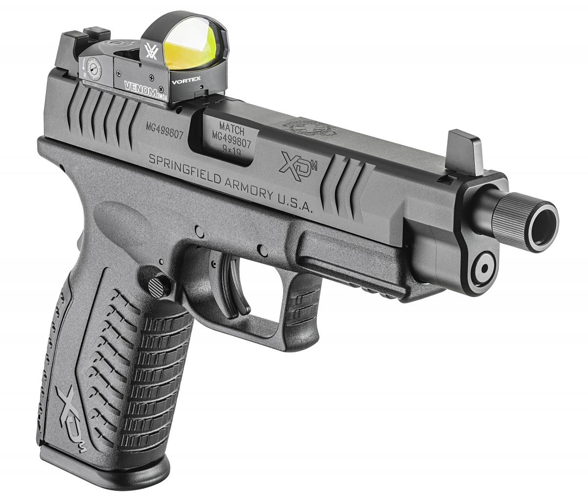 Pistolety dostępne są w zestawie zawierającym lub pozbawionym celownika kolimatorowego typu otwartego - Vortex Venom.