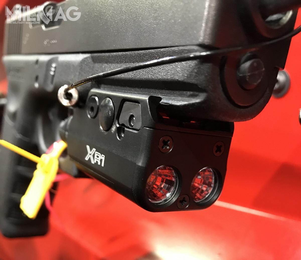 W latarkach zastosowano dwie głowice z 600-lumenowymi diodami i odbłyśnikami MaxVision Beam. /Zdjęcia: Celina Pawlik, Marcin Wrześniowski