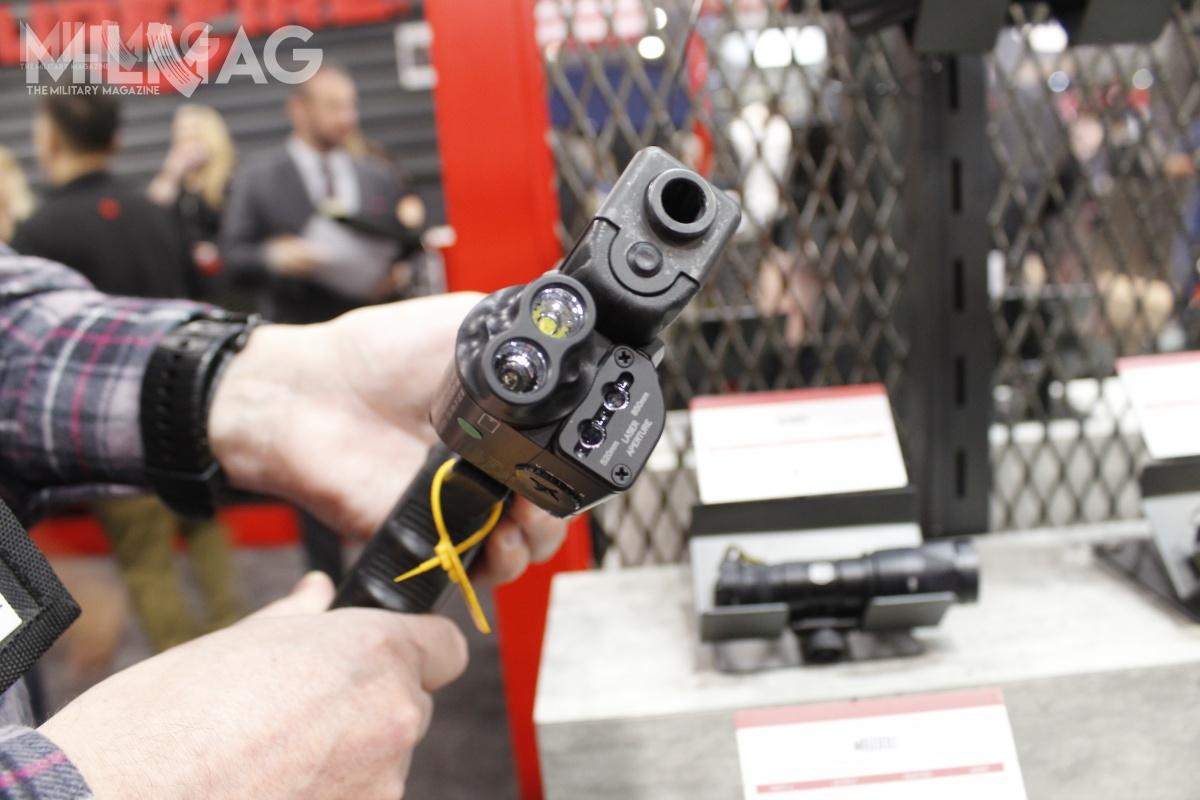 XVL2 jest przeznaczony do stosowania na pistoletach i broni typu PDW. Łączy w sobie funkcje latarki, doświetlacza celu IR oraz laserowego wskaźnika celu w paśmie widzialnym i IR.