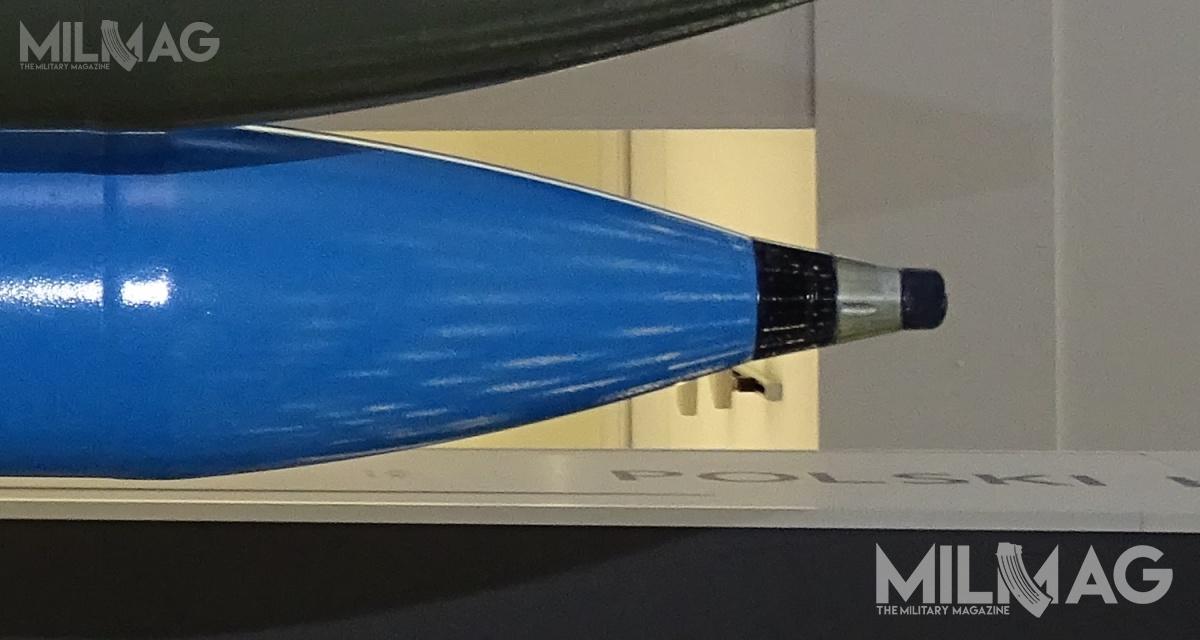 Zapalniki ćwiczebne C-88 wykorzystywane są w amunicji 120 mm x 570 z pociskiem ćwiczebnym odłamkowo-burzącym HE-TP / Zdjęcie: Remigiusz Wilk