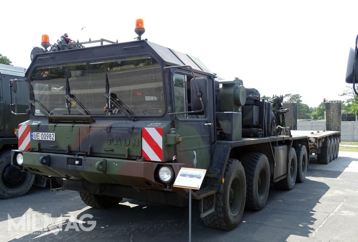 Ładowność zamawianego zestawu niskopodwoziowego to co najmniej 60 t, co ma pozwolić na transport czołgów, takich jak Leopard 2 i FV4034 Challenger 2 / Zdjęcie: Remigiusz Wilk