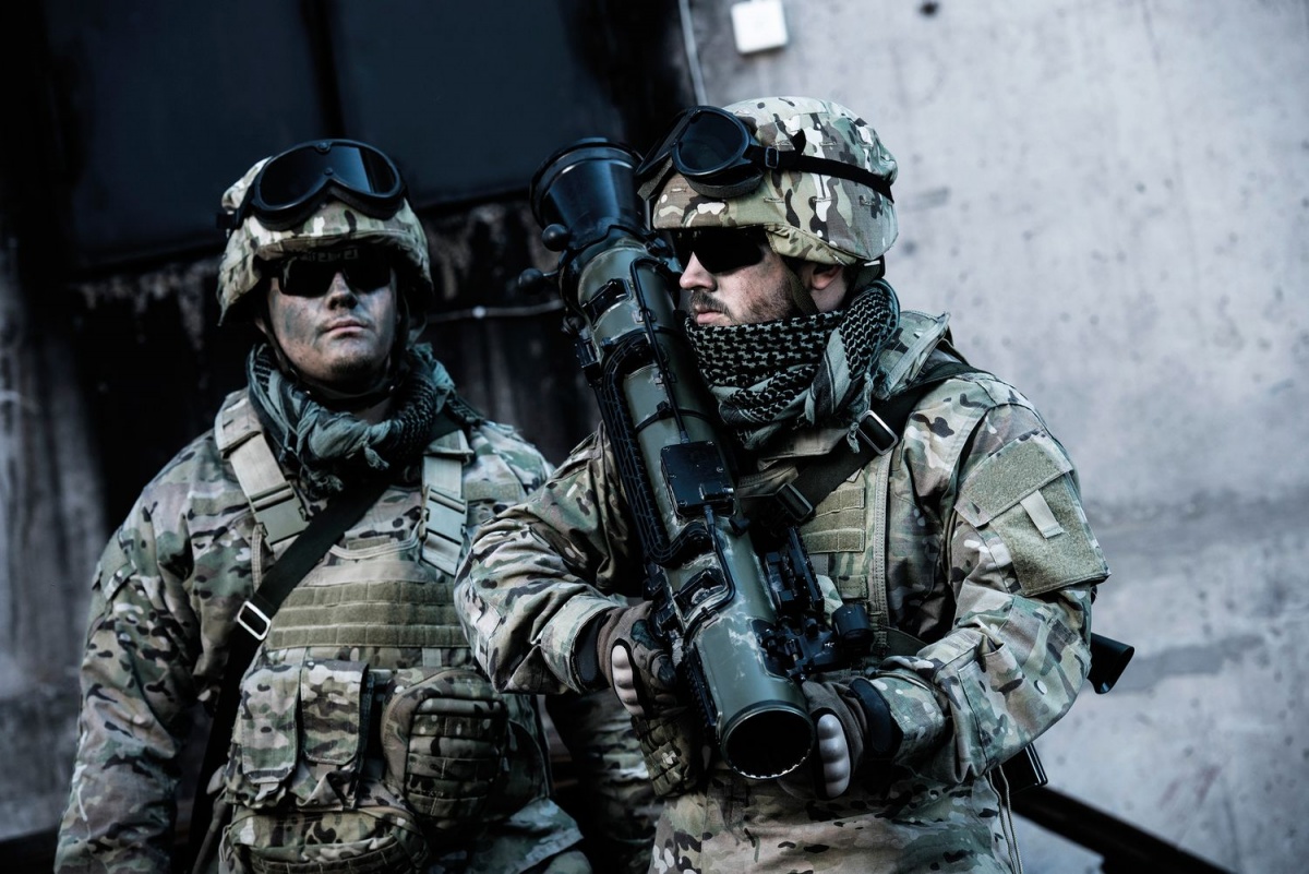 Centrum Inwestycji Obronnych Estonii zamówiło w szwedzkiej spółceSaab Defence and Security 84-mm bezodrzutowe granatniki przeciwpancerne Carl-Gustaf M4