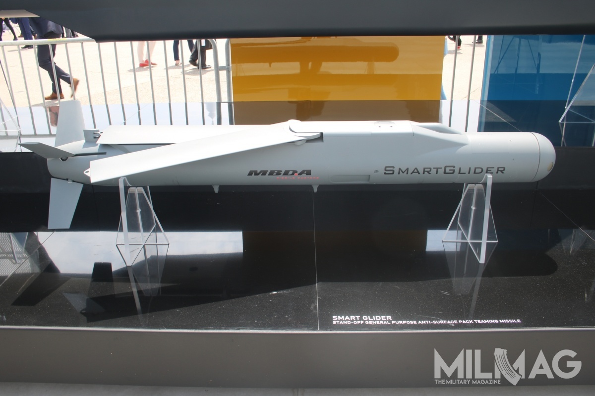 Bomby szybujące MBDA SmartGlider mają charakteryzować się składanymi skrzydłami i zasięgiem ponad 100  km / Zdjęcie: Michał Jarocki
