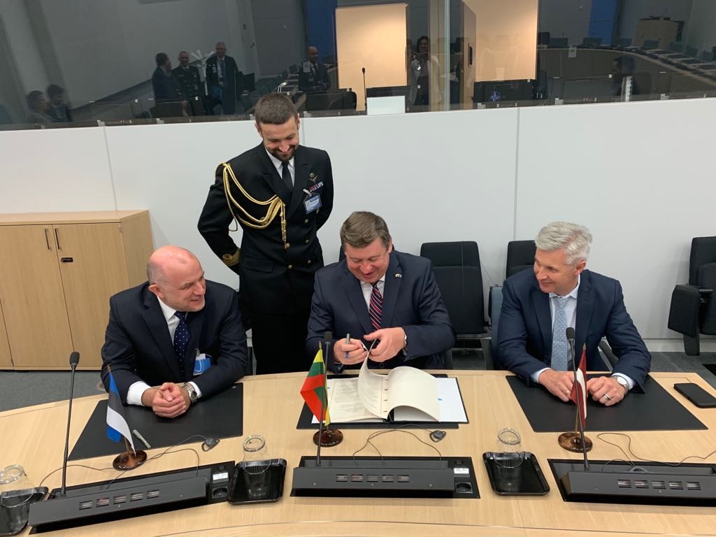 The Ministers of Defence of Baltic States signed an agreement in Brussels on strengthening joint airspace surveillance / Image: Lithuanian MoD