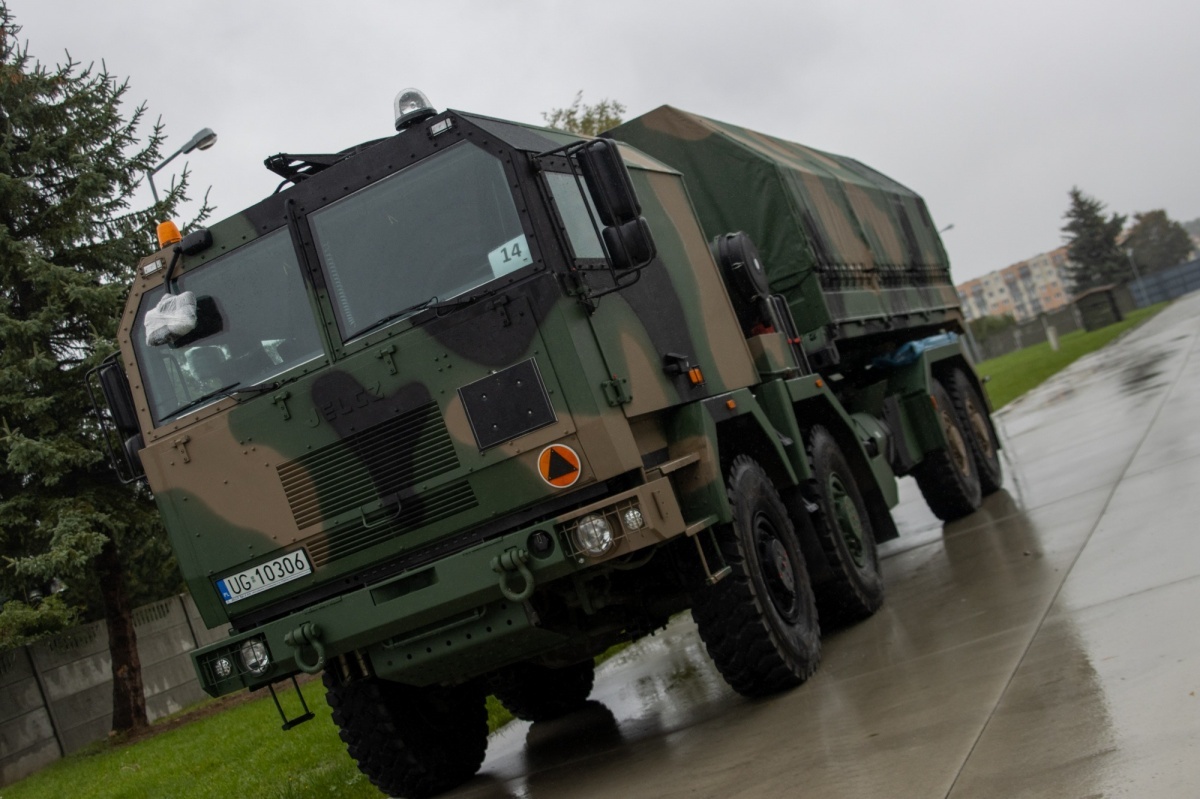 The first two ammunition supply vehicles, which will support the 120mm mortar companies of the Polish Army, were delivered to the 17th Mechanized Brigade / Photo by: Polish MoD