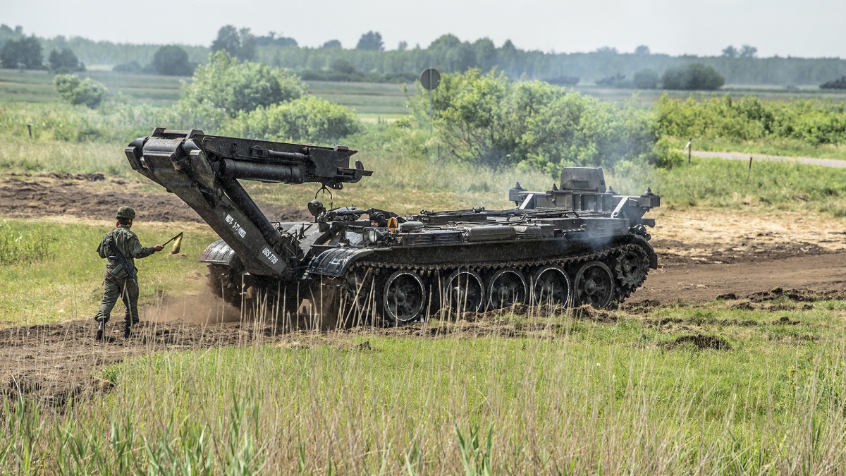 New armoured recovery vehicles will supplement the fleet of currently operated ARVs, such as WZT‑2, WZT‑3 and Bergepanzer 2, eventually replacing the older and less capable vehicles / Photo by: capt. Robert Suchy, Polish MoD