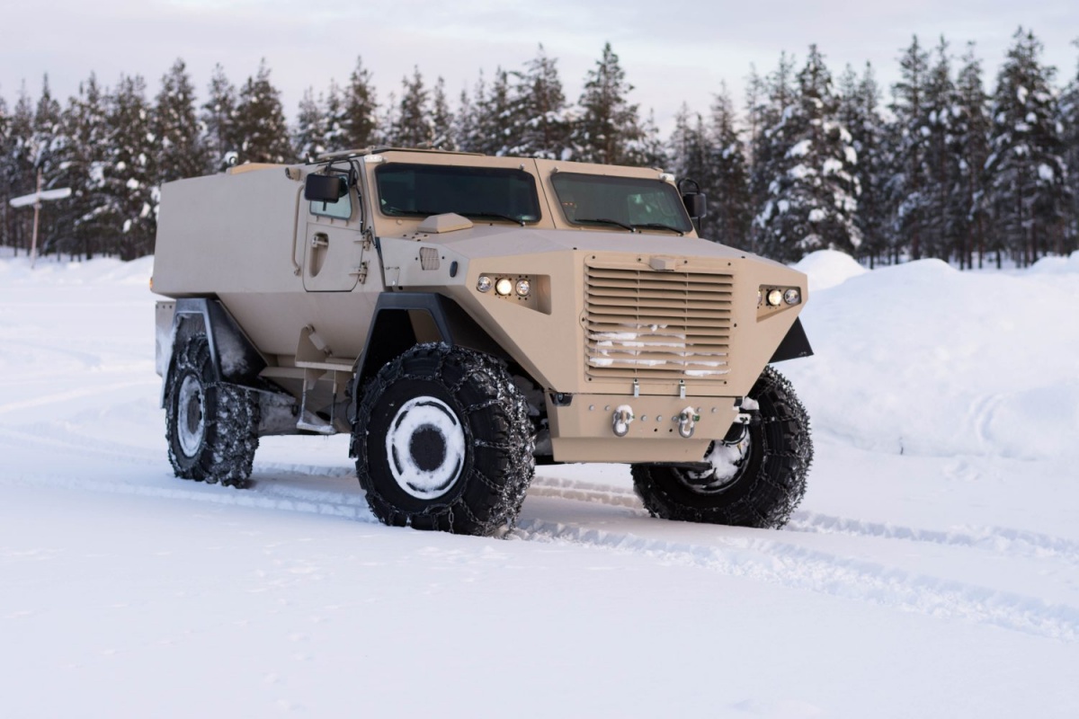 Latvian MoD should procure a number of medium high-mobility armoured 4x4 vehicles and tactical trucks / Photo: Sisu Auto 