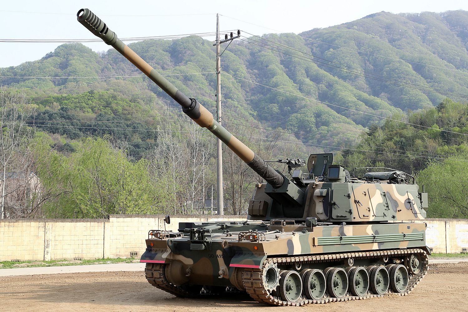 Industria românească vrea să producă arme coreene – MILMAG