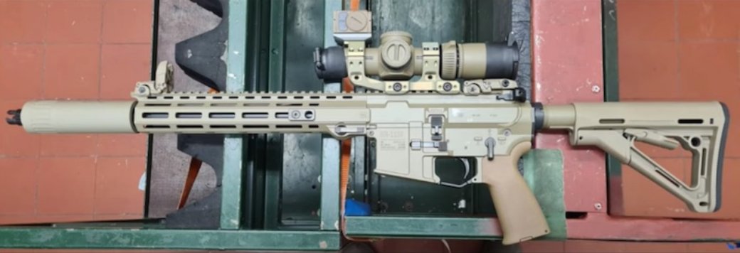 karabinek Glock AR-15 z lewej strony