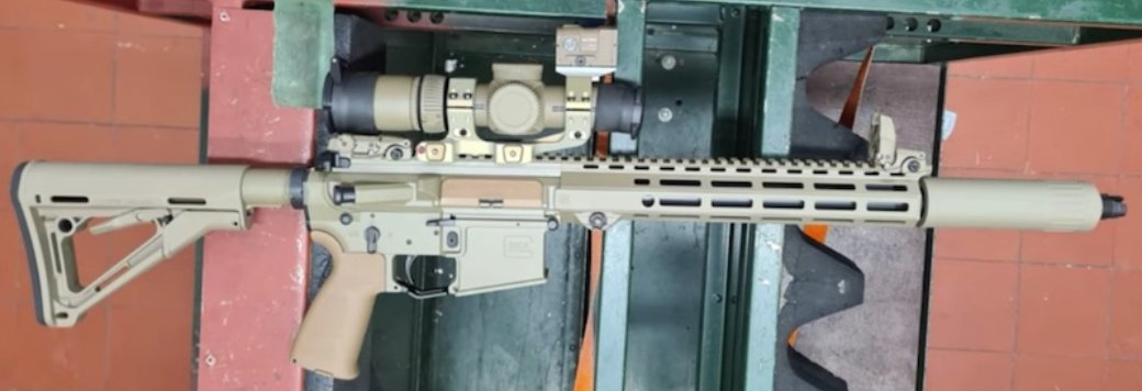 prawa strona karabinka Glock AR-15