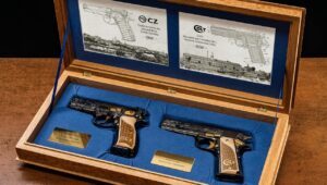 pistolety colt 1911 i cz 75 tribute to legends w pudełku