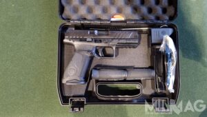 pełen zestaw beretty apx a1 w walizce