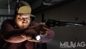 latarka fenix tk22 tac i remington 1858 new model army