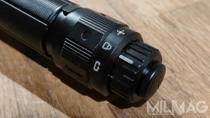 pokrętło i włącznik latarki fenix tk22 tac