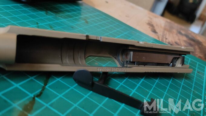 wnętrze zamka pistoletu Girsan mc p35