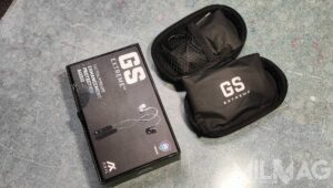 wnętrze etui ochronników axil ghost stryke extreme 2.0