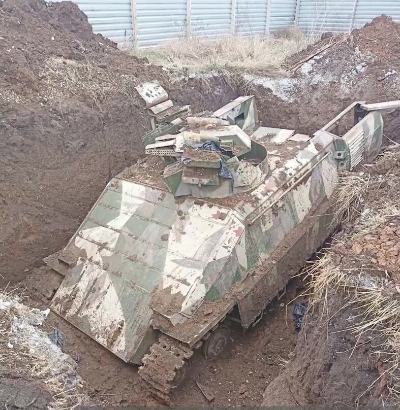 Mariupol: Rosjanie odkopali zaginiony wóz bojowy Azowiec – MILMAG