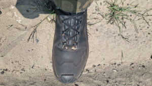 prabos striker high na piaszczystym poligonie