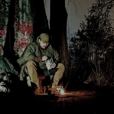 posiłek liofilizowany przy kuchence turystycznej